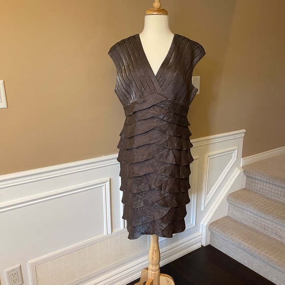 Brown Cocktail dress with silver shimmer - Picture 1 of 9